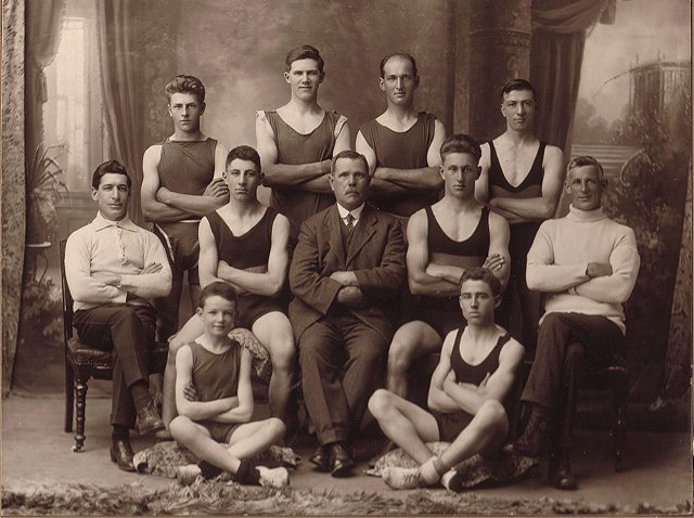 Boxing class 1927