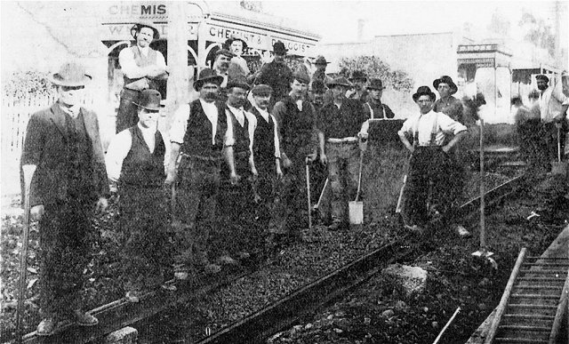 Some Roslyn shops c1900